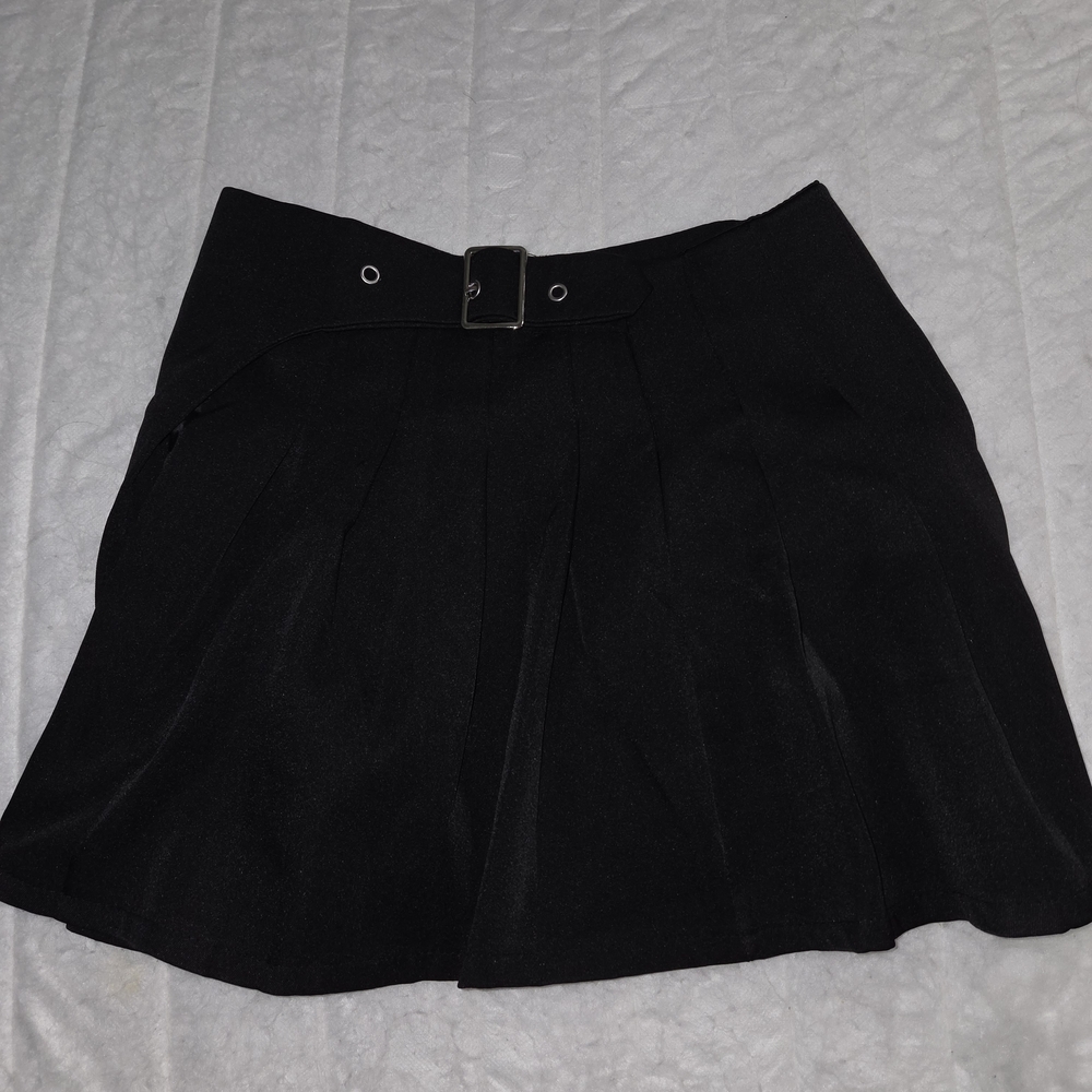 Elegant Black Pleated Skirt